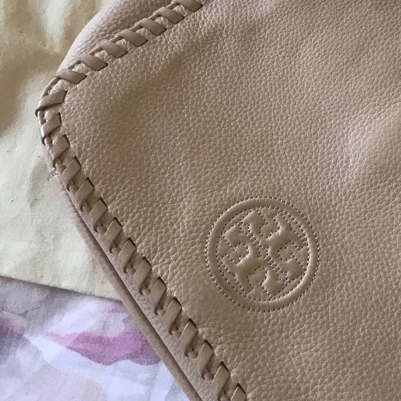 Tory Burch Marion Small Leather Bag Light Oak - Picture 6 of 16